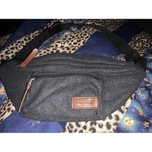 CRG Prestige gray wool waist‎ fanny pack purse